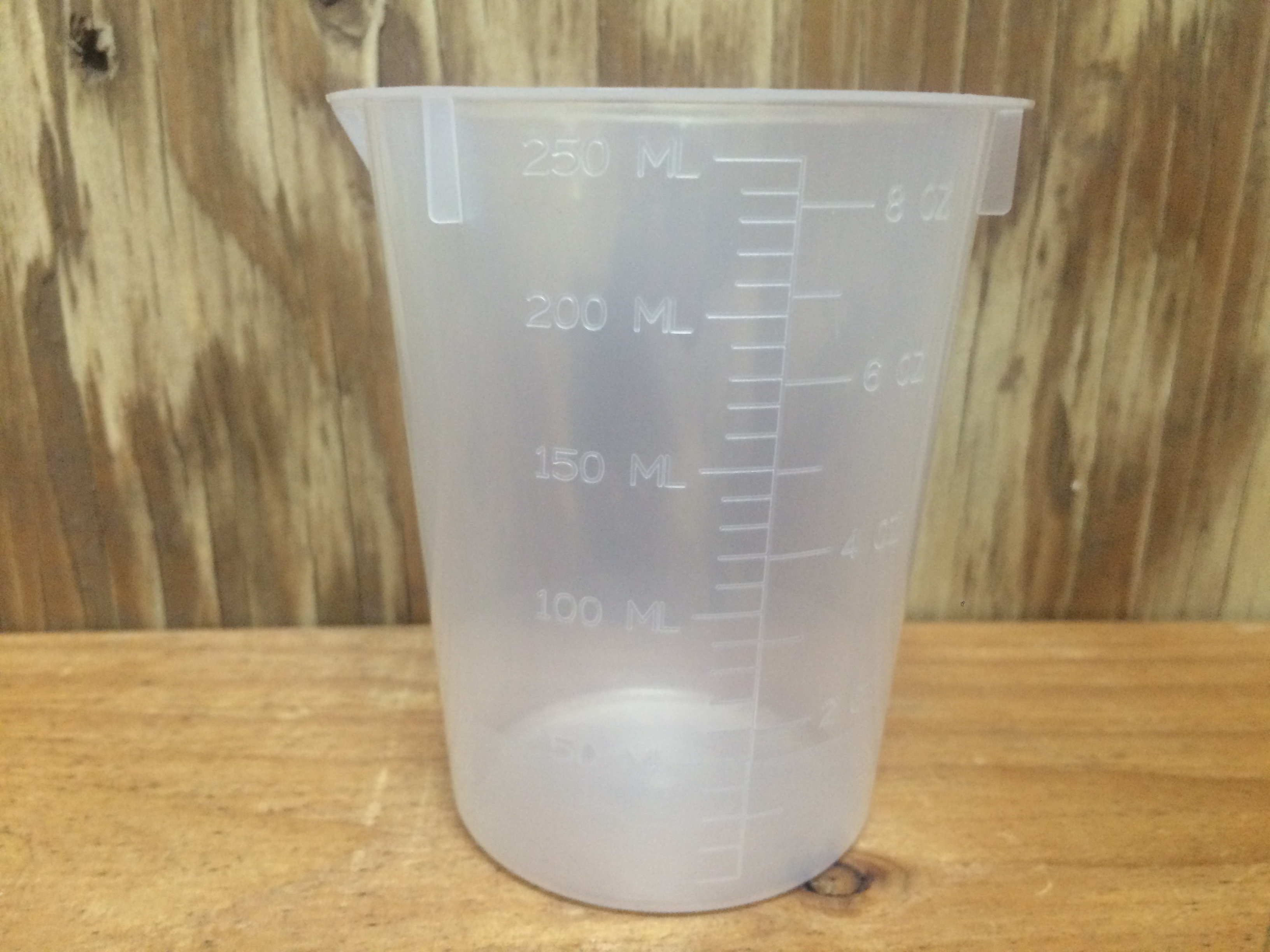 Disposable/reusable plastic beaker 250mL